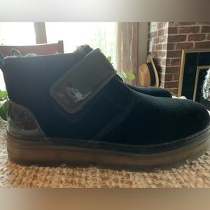 Ugg Neumel clear bottom boots!!!